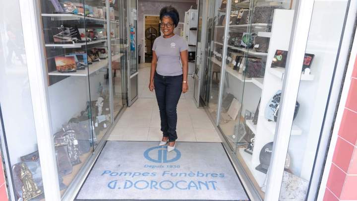 Des monuments funéraires uniques, conçus avec soin et respect.